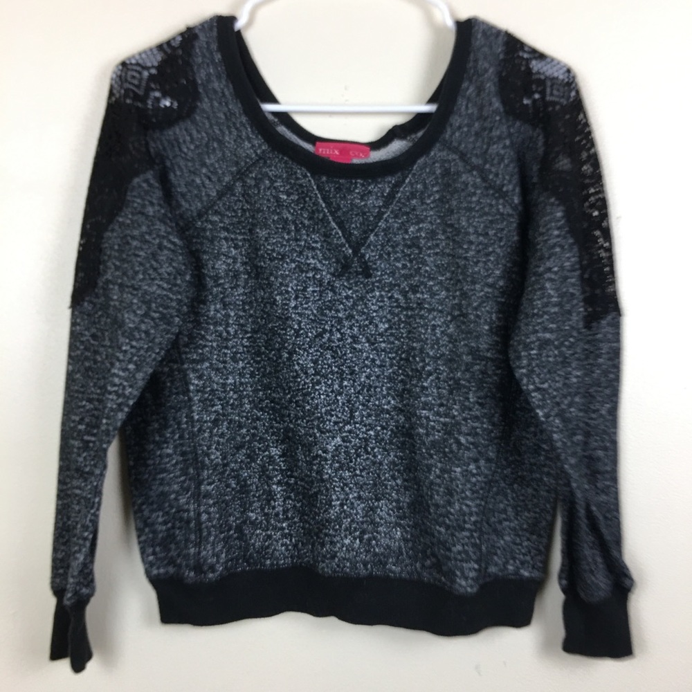 Mix&Co Lace Cut Out Cold Shoulder Sweatshirt